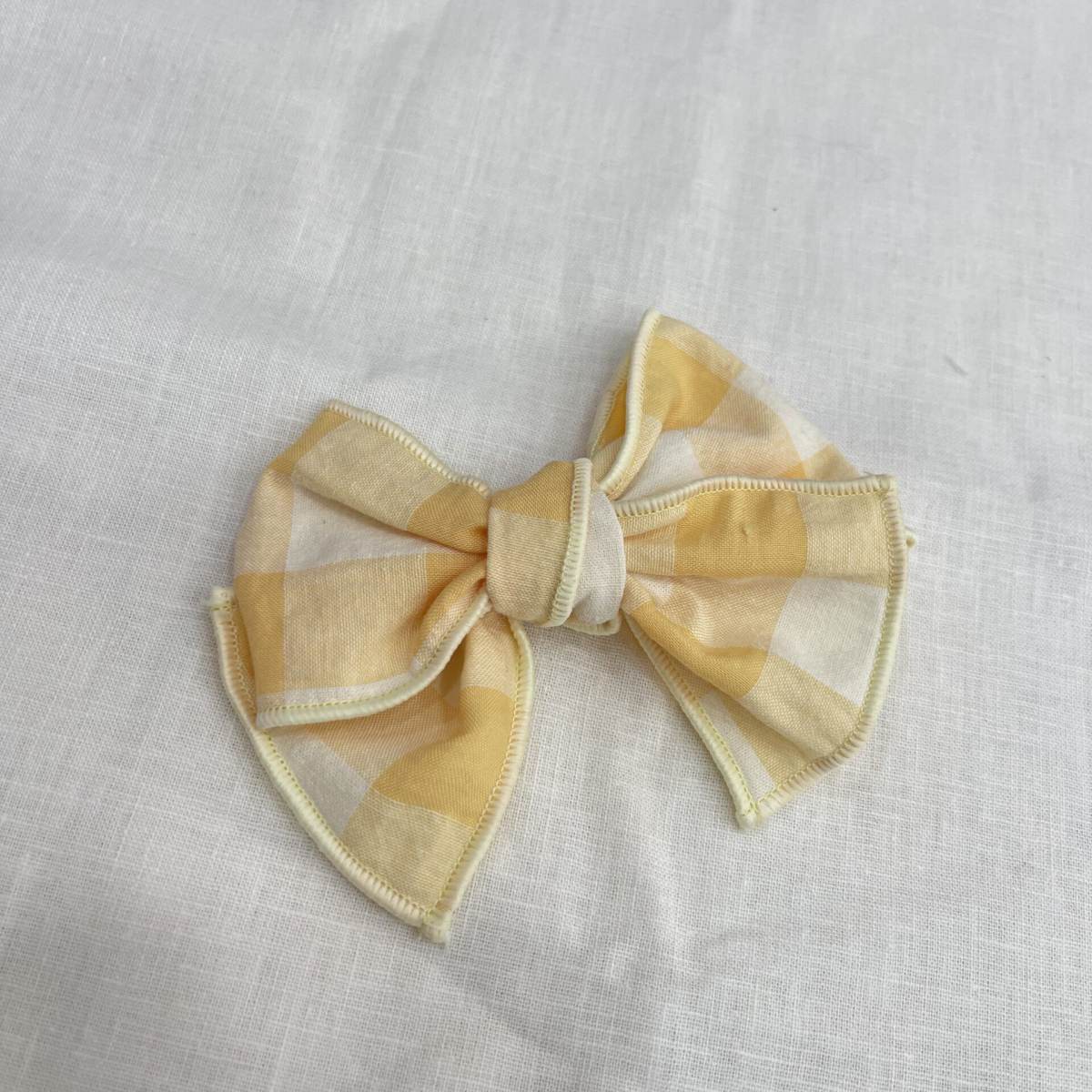 Ver Lazo cuadro amarillo