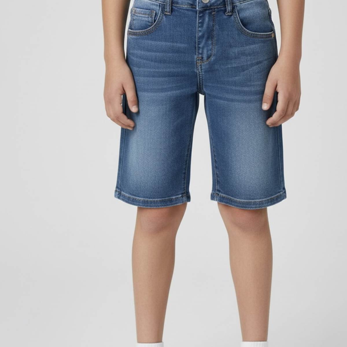 Ver Pantalón corto niño licra básico oscuro