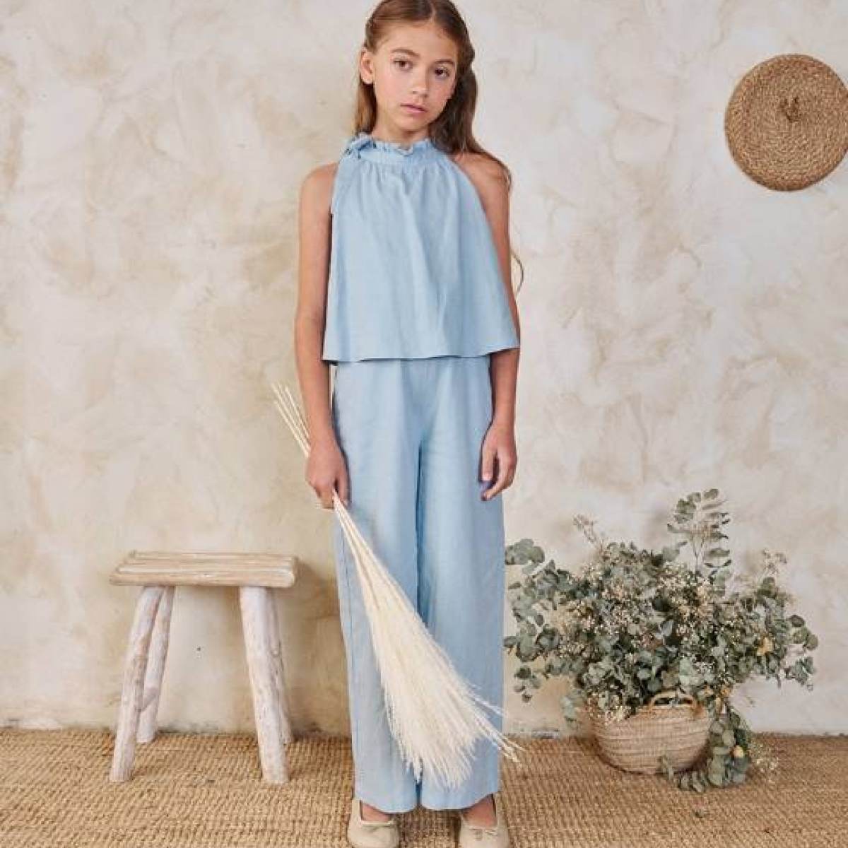 Ver Mono largo niña con cuello halter y nudo