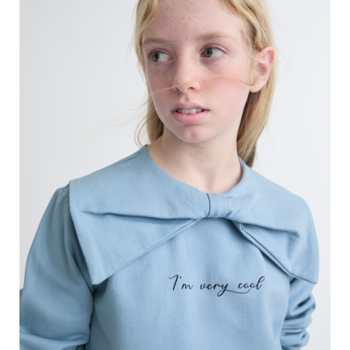 Ver Sudadera niña lazo celeste very cool
