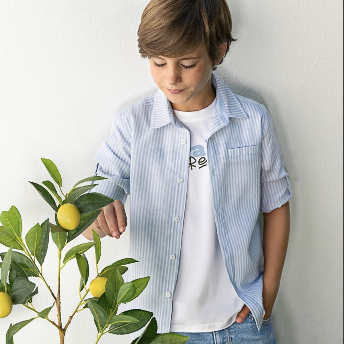 Ver Camisa niño cuello rayas celeste y blanco at