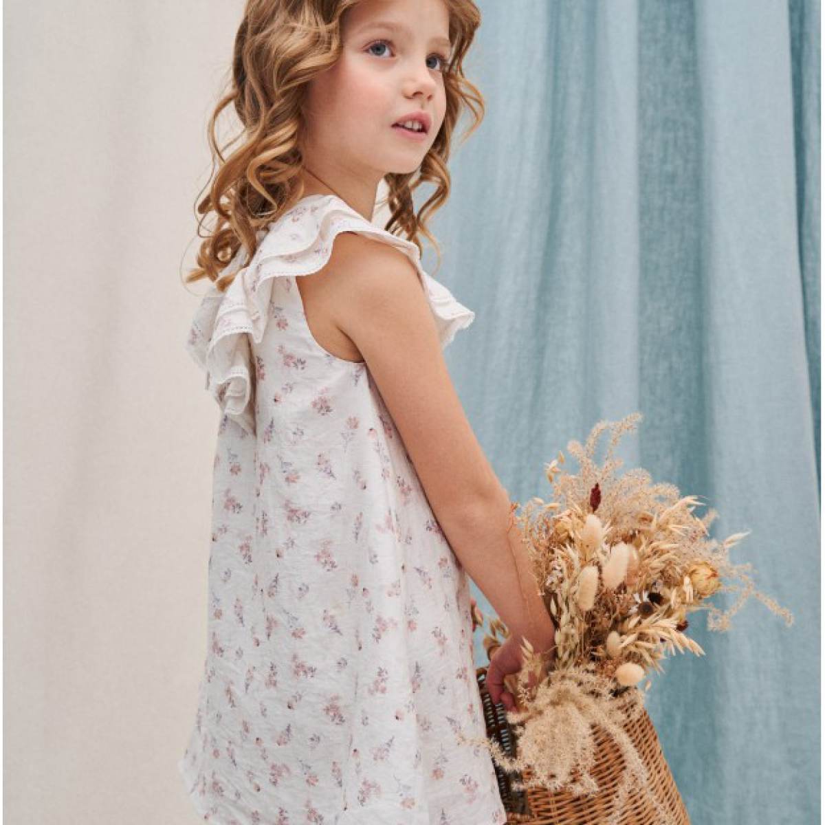 Ver Vestido niña estampado floral malva